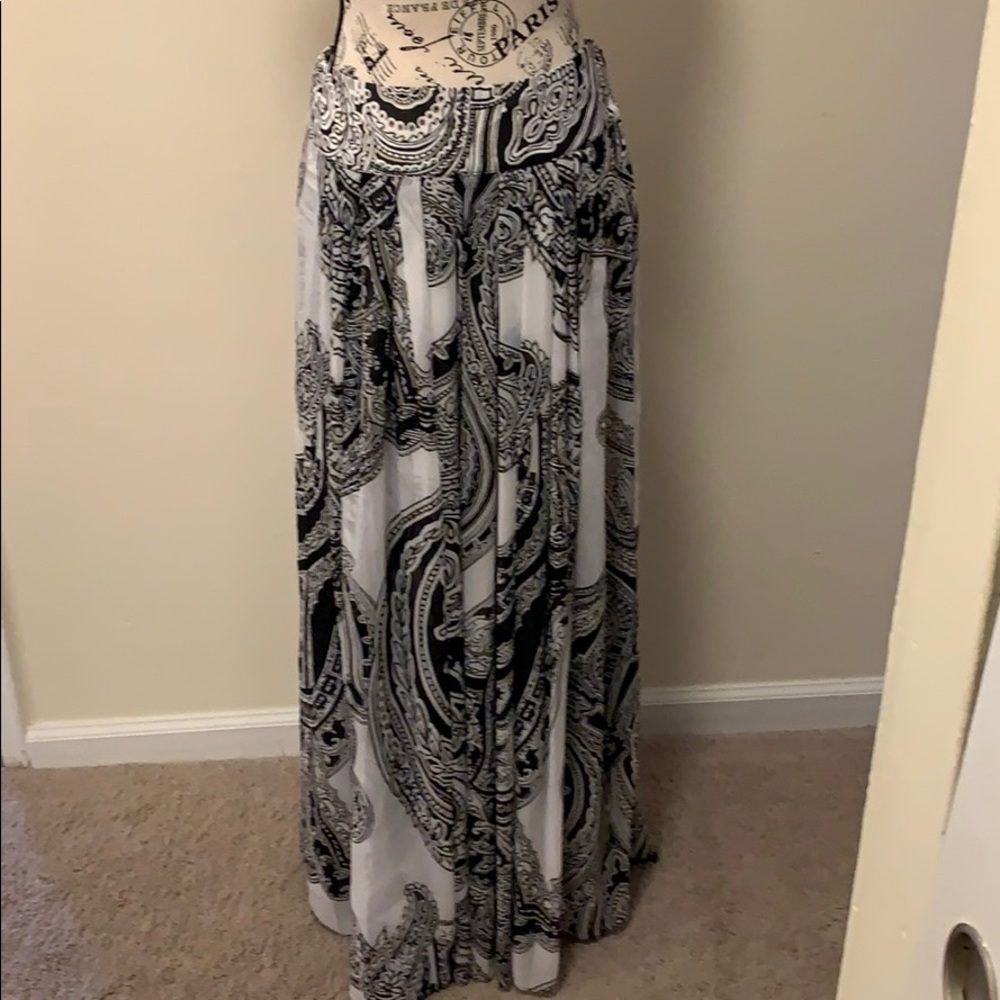 White House black market skirt size 0